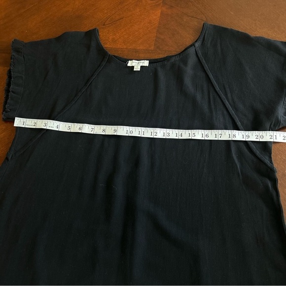 Umgee | Pintuck High-Low Frayed Hem Linen Tunic Top - Picture 8 of 14